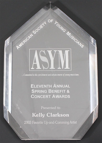 Kelly Clarksons 2003  American Society of Young Musicians Award for 2003 Favorite Up-and-Coming Artist