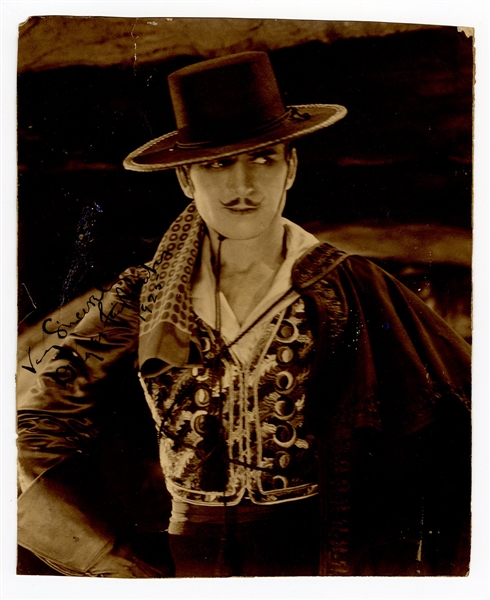 Douglas Fairbanks Sr Vintage Signed Photograph (1923) JSA LOA