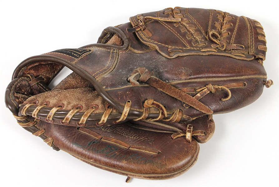 Ted Williams Signed Store Model Baseball Glove