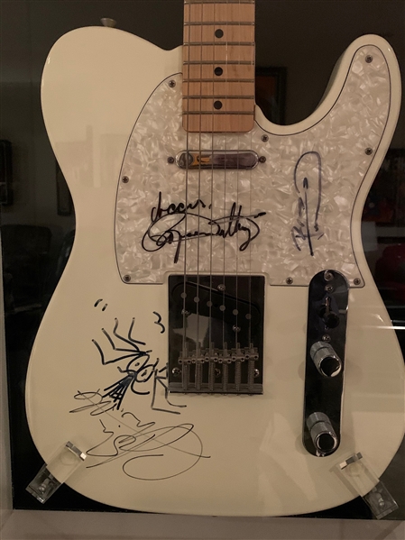 The Who Signed Guitar Pete Townshend, Roger Daltrey and John Entwistle