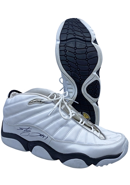 Circa 2000 Shaquille ONeal LA Lakers Game-Used & Signed Shoes (Shaq LOA)