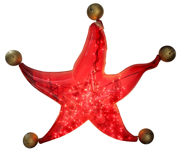 How the Grinch Stole Christmas Screen Used Giant Red Star Prop