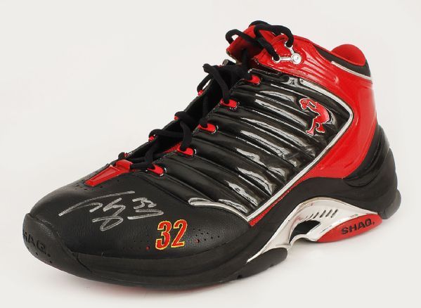 shaq signed shoe