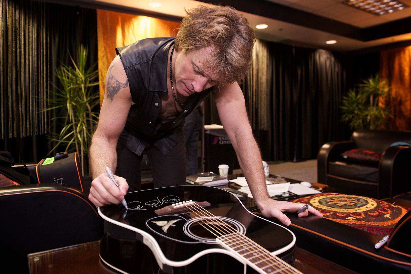 Takamine bon jovi discount