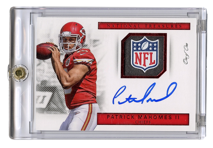 Patrick Mahomes II True 1/1 Panini National Treasures Autograph Rookie Gear (RG) Card