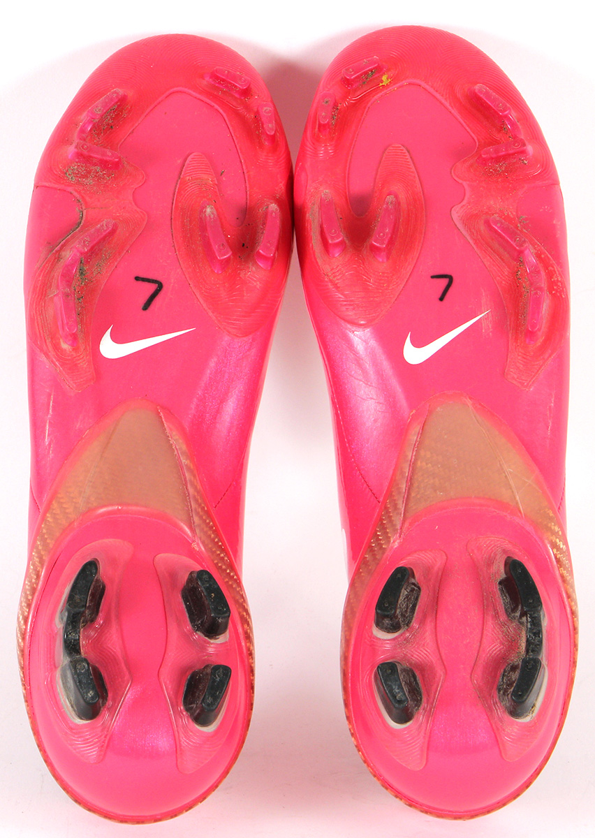 pink ronaldo boots