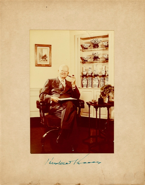 Herbert Hoover Signed Photograph Picturing Blue and White Asian Porcelain Collection