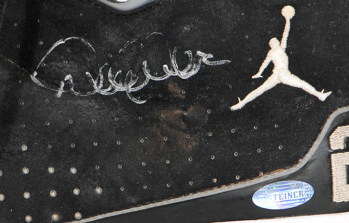 Lot Detail - 2004 Derek Jeter New York Yankees Game Used Lot Detail - 2004 Derek Jeter New York Yankees Game Used