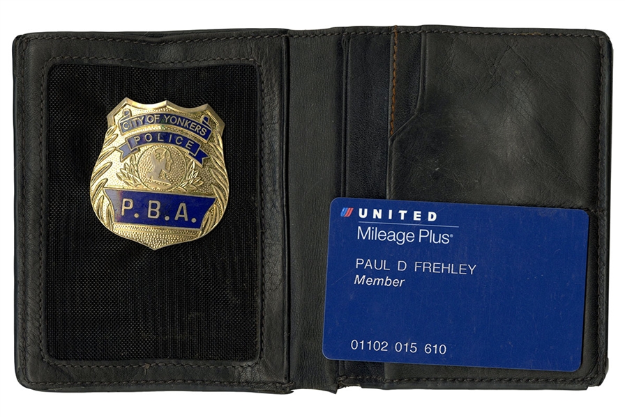 KISS Ace Frehley United Airlines Mileage Plus Member Card with Aces black leather Wallet with Police Badge