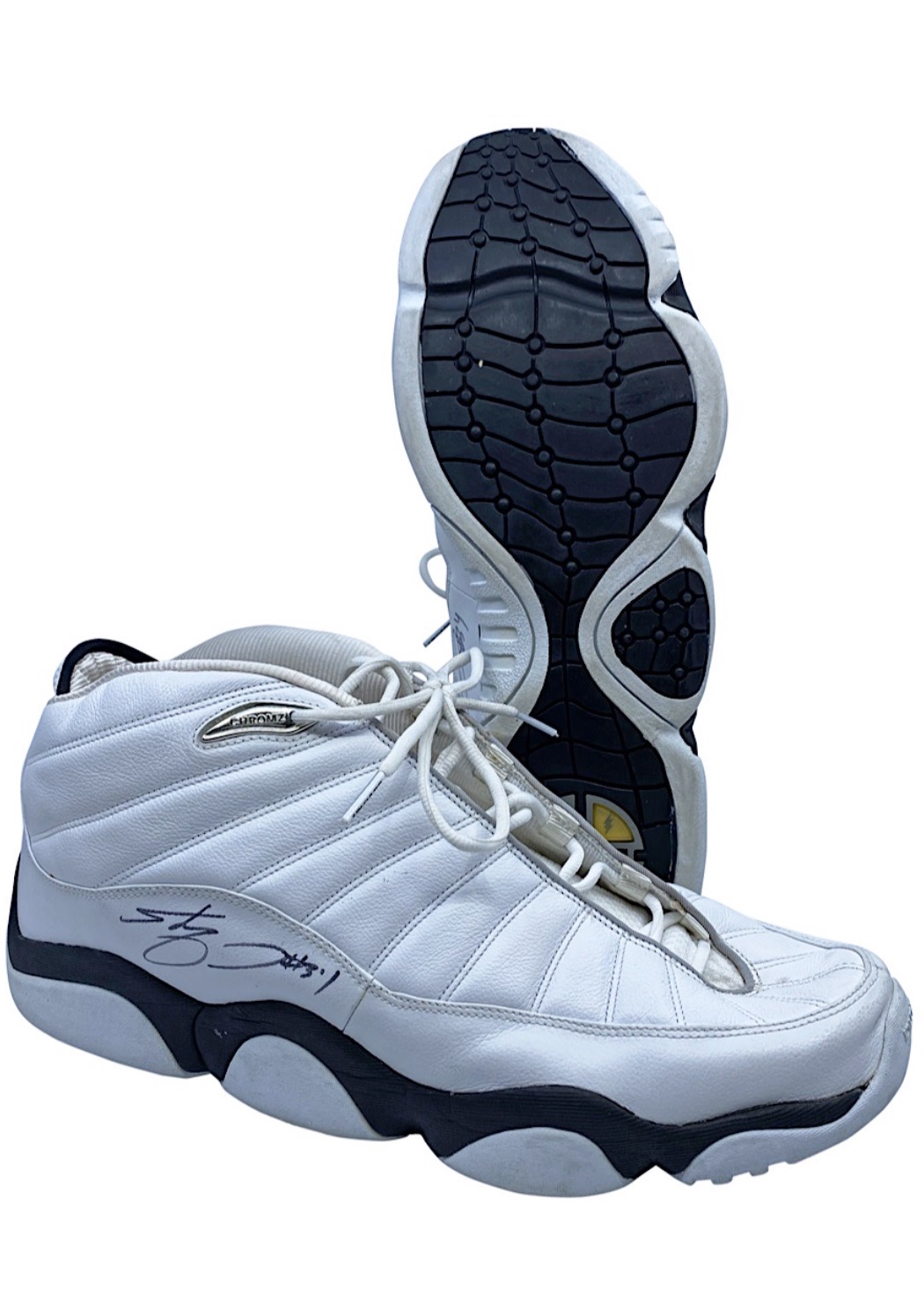 Shaquille O'neal Game Worn And Signed Shoes