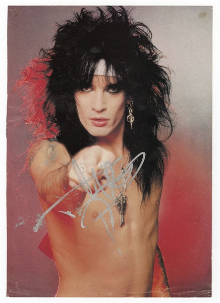 Motley Crue Tommy Lee Signed Magazine Photograph