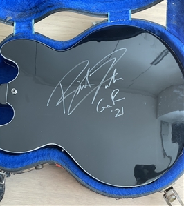 Dave Grohl Foo Fighters Stage Played PSE Custom 335 Model Guitar