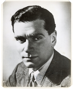 Laurence Olivier Signed Photograph