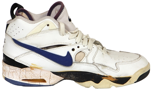 1991-1995 Kenny Anderson Signed & Game Worn Sneaker