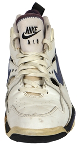 1991-1995 Kenny Anderson Signed & Game Worn Sneaker