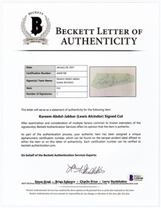 Kareem Abdul-Jabbar (Lewis Alcindor) Signed Cut (Beckett)